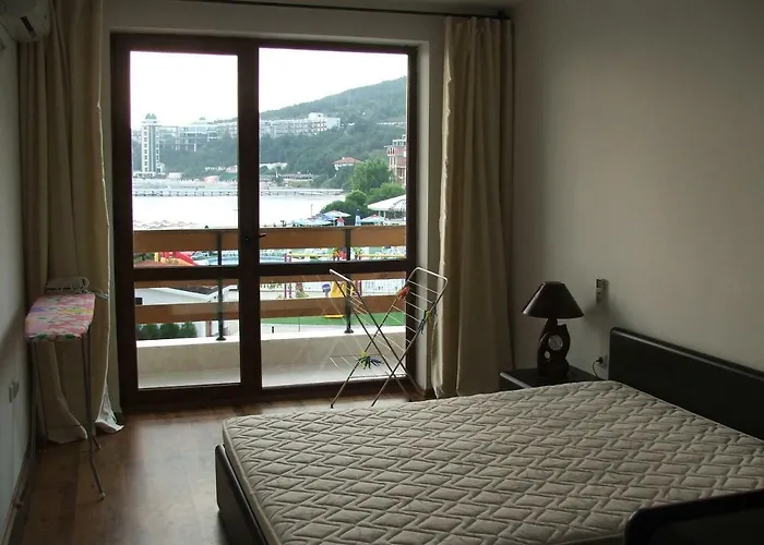 Apartamens For Rent At The Bulgaria Апартамент
